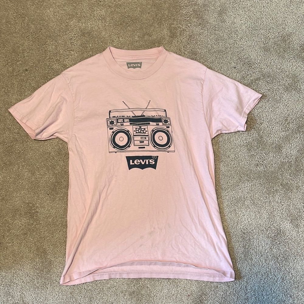 pink radio shirt